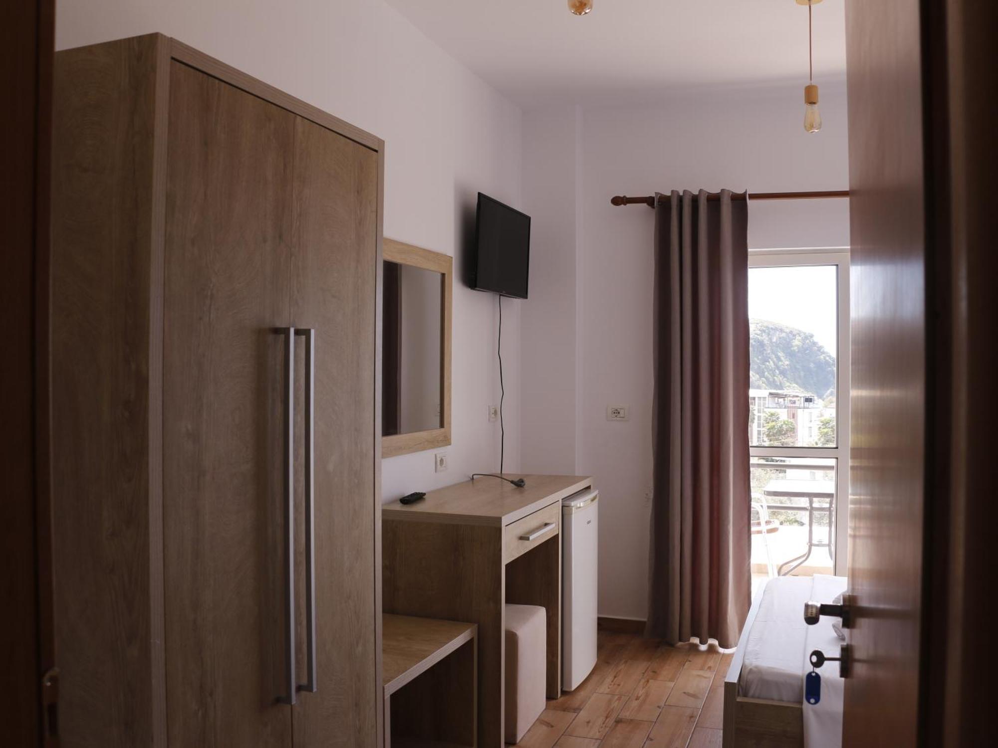 Velco Bb Himara Bed and Breakfast Exteriör bild